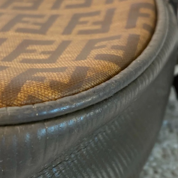 Authentic Fendi Vintage Zucca Crossbody Bag - Picture 4 of 15